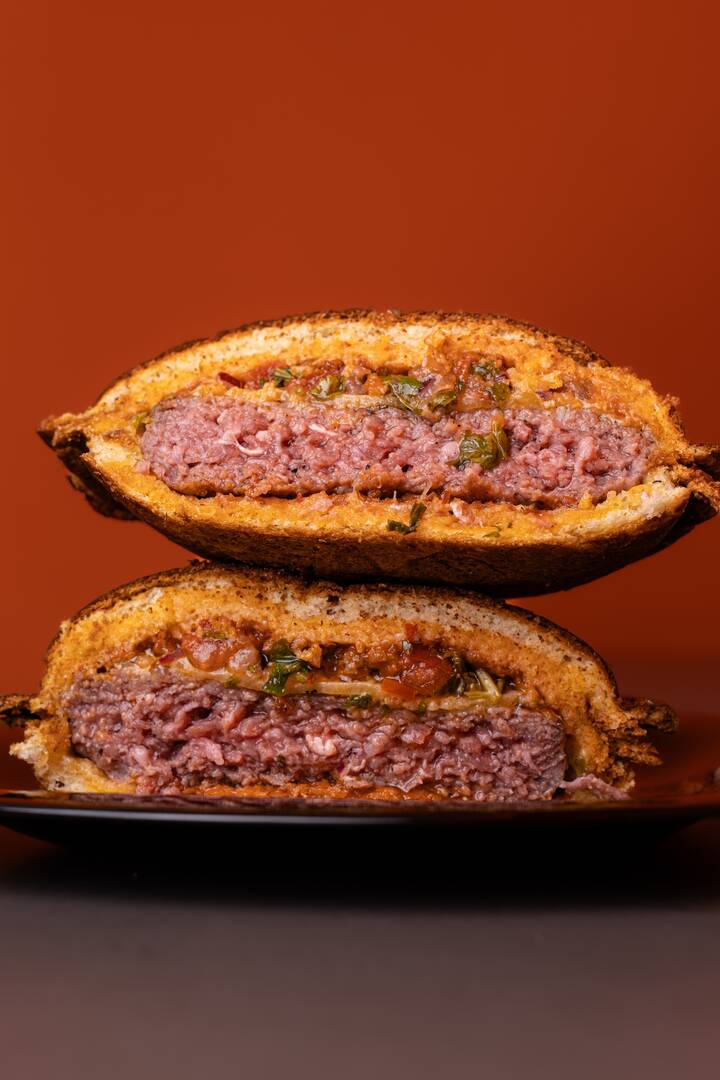 Hamburguesa Marte — ternera, cheddar, pico de gallo, salsa chipotle — Cosmo Burger Barcelona